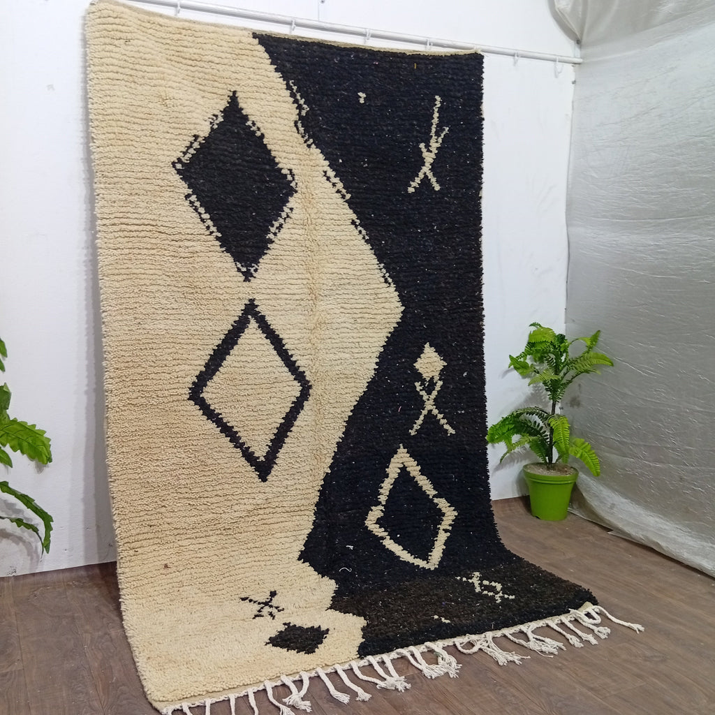 Tapis Marocain Berbère Ivoire Noir, Fait Main, Laine Naturelle, Sur Commande