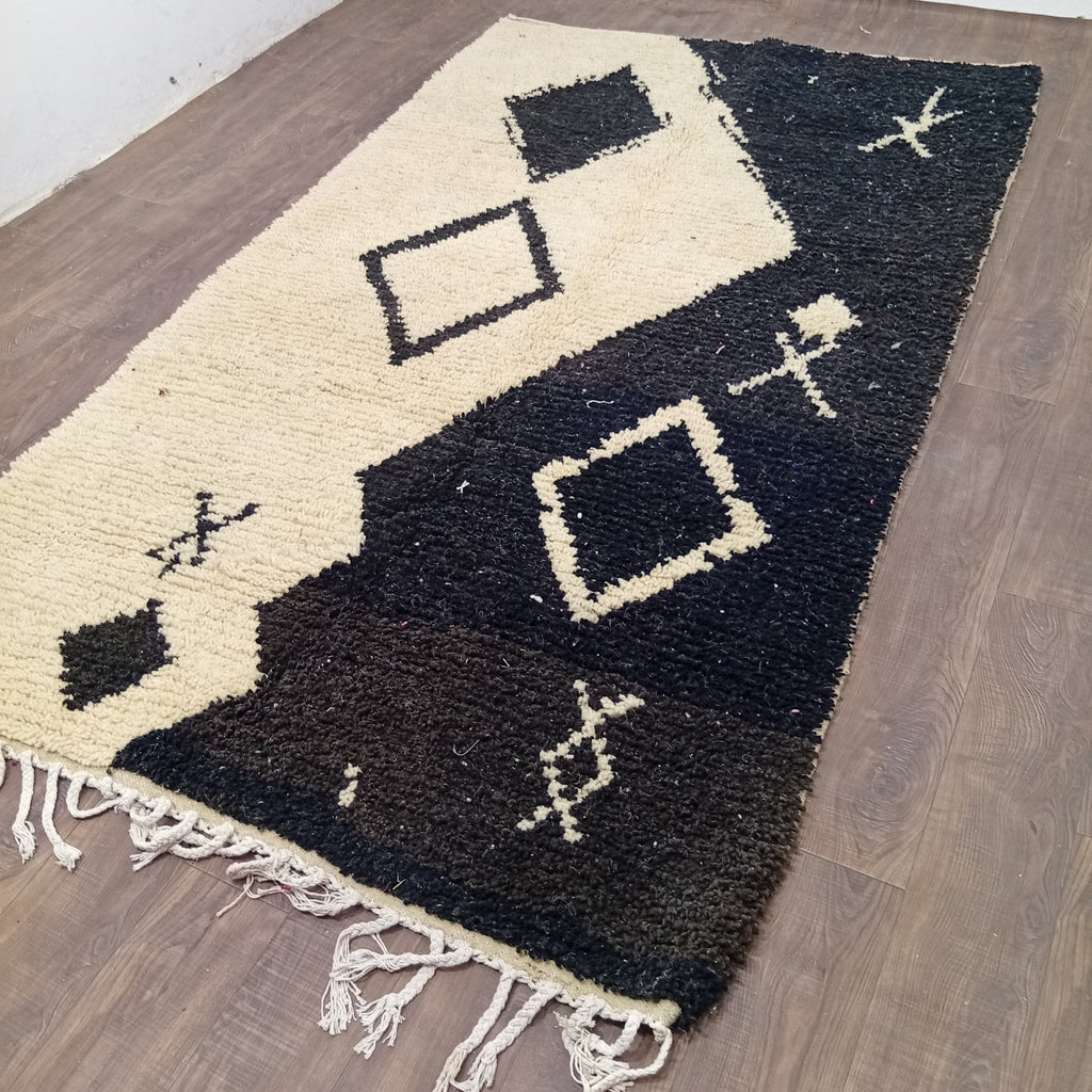 Tapis Marocain Berbère Ivoire Noir, Fait Main, Laine Naturelle, Sur Commande