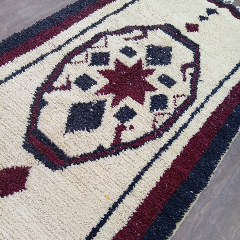 Tapis Berbère Marocain Fait Main Ivoire Bordeaux Noir – Tapis Amazigh Custom