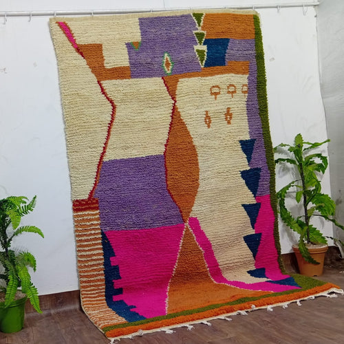 Tapis berbère marocain fait main en laine naturelle – Design abstrait multicolore